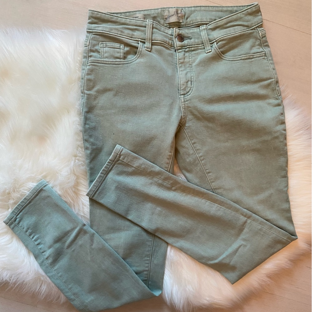 Universal Threads Mid Rise Skinny Jeans